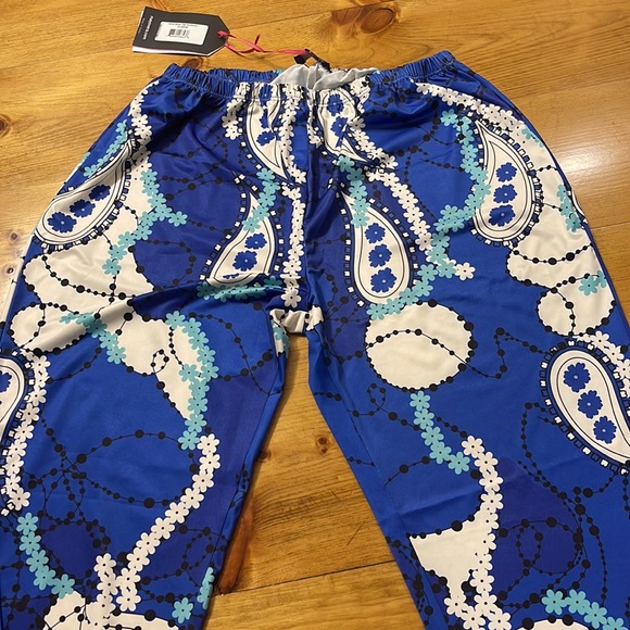 Mayovera Paisley Pants NWT - Picture 8 of 16
